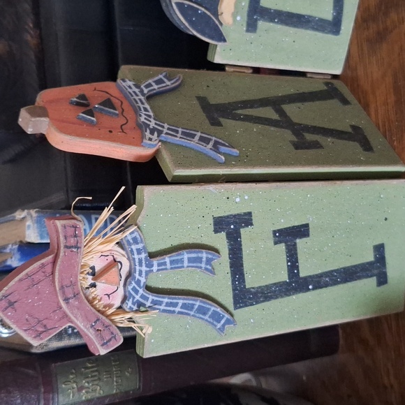 Fall Primitive/Folkart Painted Table Decor - Picture 2 of 6